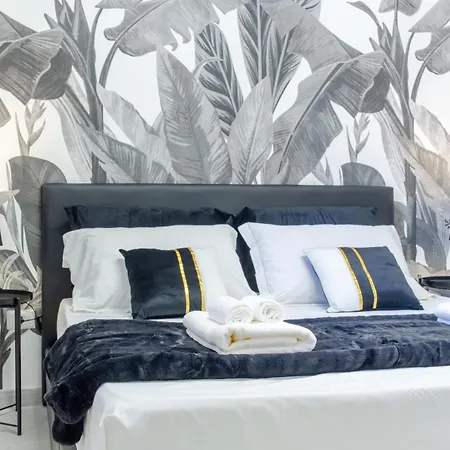 Tropical Boutique *